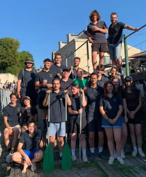 Les guides bateliers de l'Embarcadère de la Venise Verte L'équipe de bateliers de l'Embarcadère de la Venise Verte